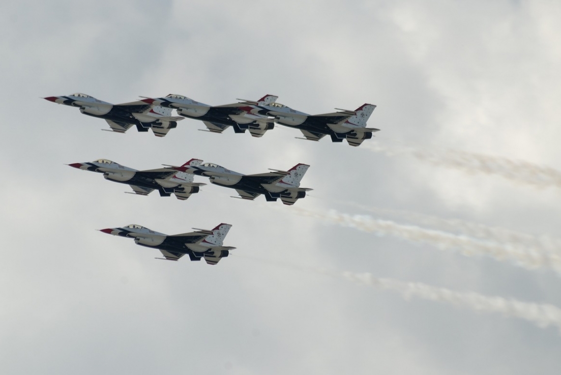 Mocny huk w Radomiu – wynik ćwiczeń wojskowych z udziałem myśliwców F-16