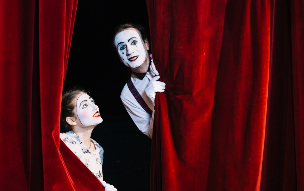 Płocki Teatr Dramatyczny prezentuje spektakl poświęcony stuleciu Radziwia