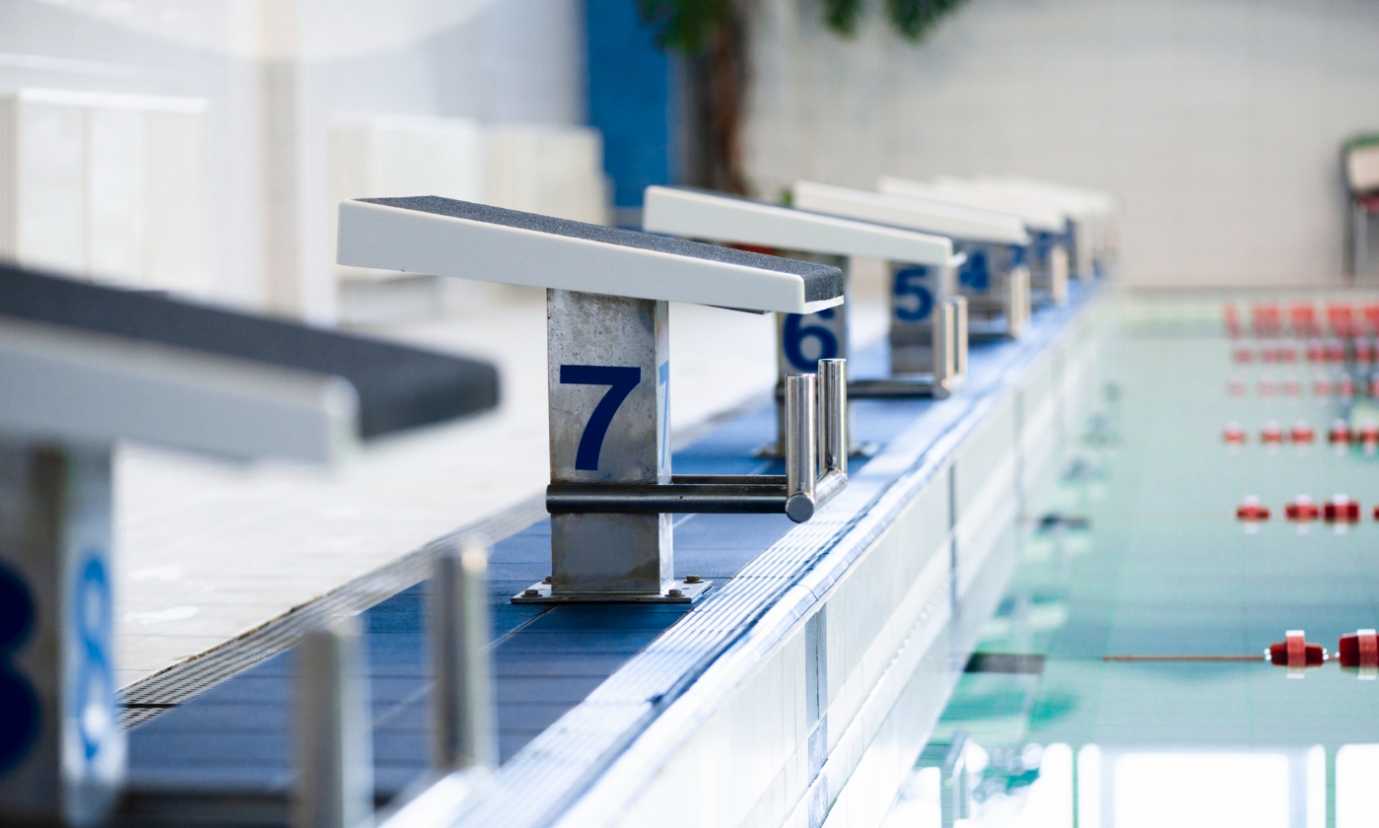 Suspekt z Płocka podejrzany o kradzież w sierpeckim basenie zatrzymany przez policję