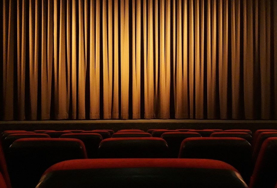 Debiutujący letni festiwal w Płocku – odkrywanie sztuki teatralnej w wielu formach