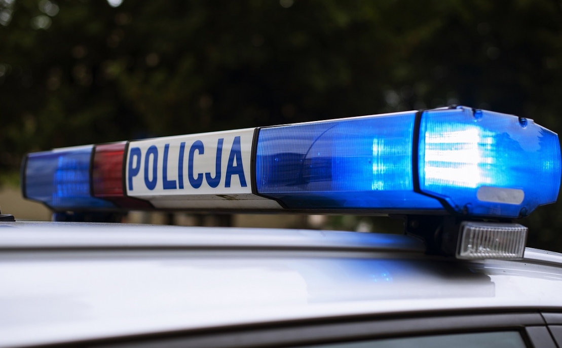 Alarmujące doniesienia z Płocka: 36-latek z raną postrzałową znaleziony na myjni samochodowej