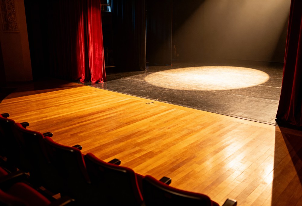 Teatr, który łączy serca: emocje, które trwają na zawsze dla Alanka